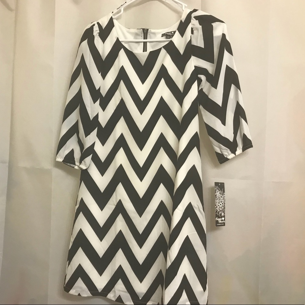 Sequin Hearts size 14 black & white chevron dress